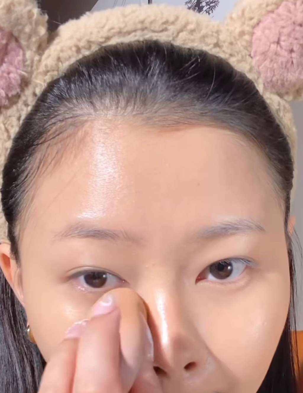 Memakai Concealer