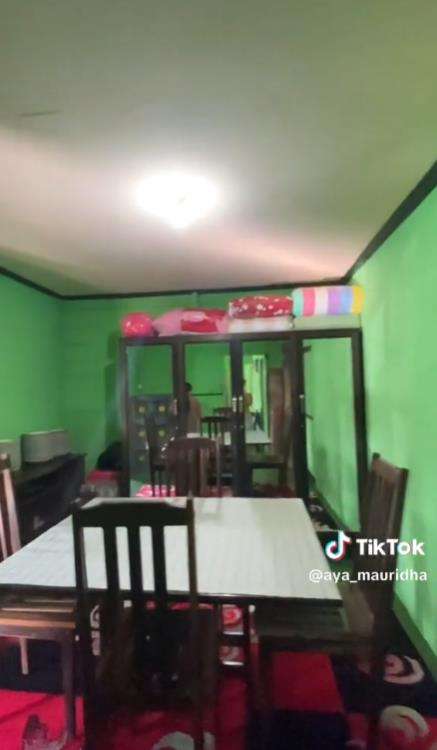Rumah panggung sederhana yang bersih dan nyaman