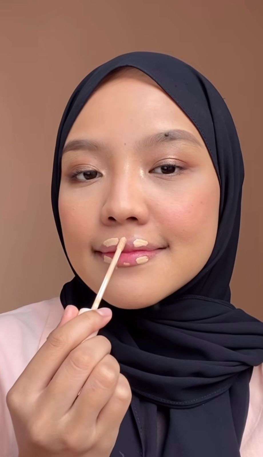Memakai Concealer