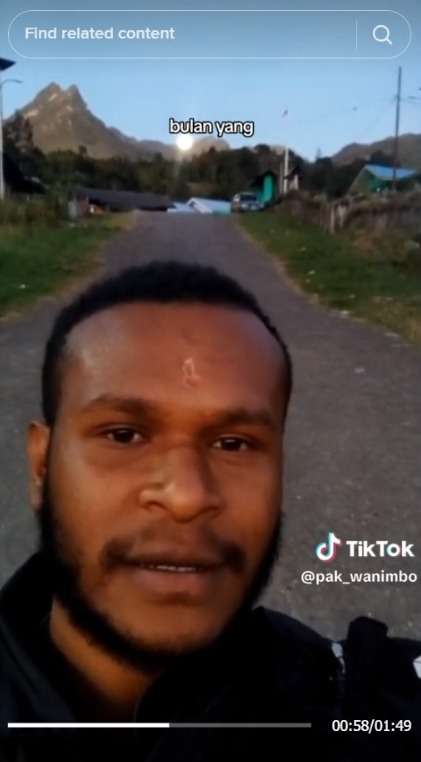 Keindahan Matahari Terbit dan Bulan Tenggelam di Waktu Bersamaan di Langit Papua