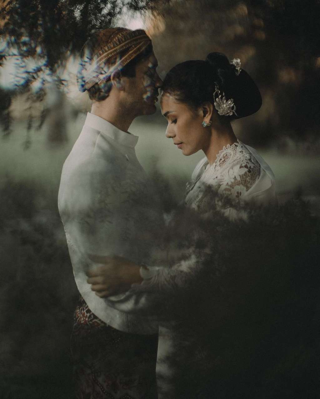 Pernikahan Adinia Wirasti dan Michael