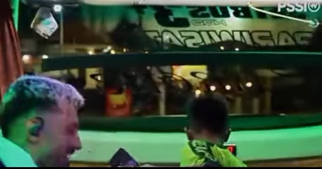 Instagram @folkshitt