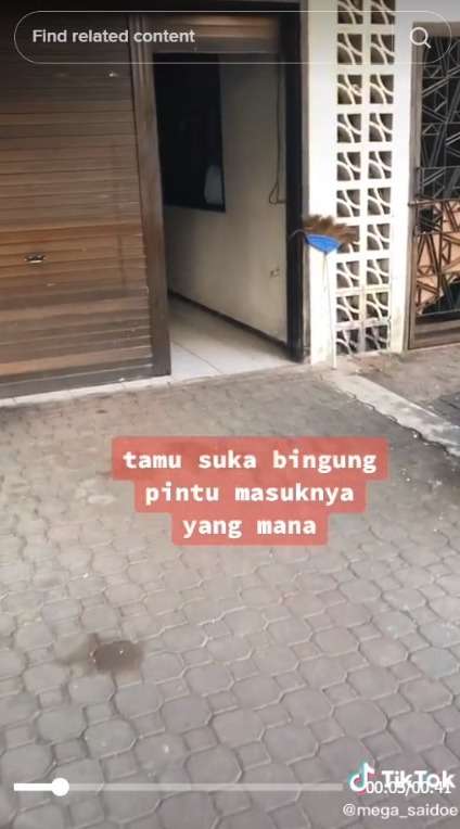 Konsep Rumah Membingungkan, Banyak Pintu Bikin Tamu yang Datang Jadi Pusing