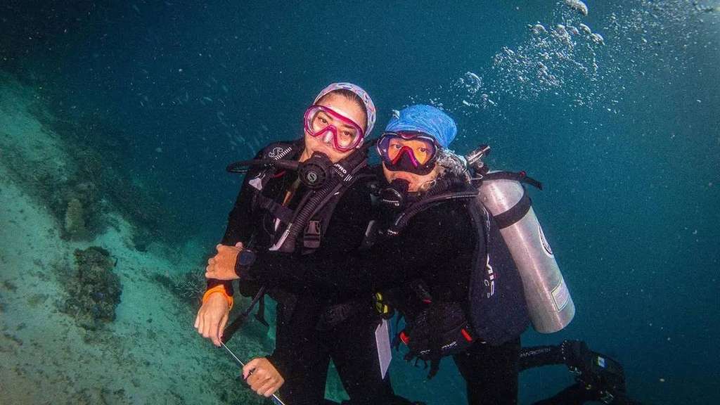Artis Nikita Willy tengah menyelam di Raja Ampat Artis Nikita Willy tengah menyelam di Raja Ampat