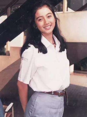 Potret Dessy Ratnasari