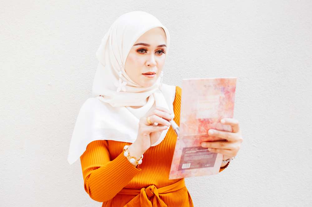 Memakai Highlighter Memakai Highlighter