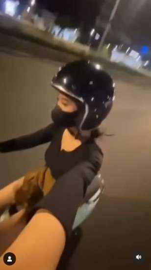 Detik-Detik Pengendara Motor Wanita Hampir Dijambret Saat Ngevlog di Jalan Sudirman