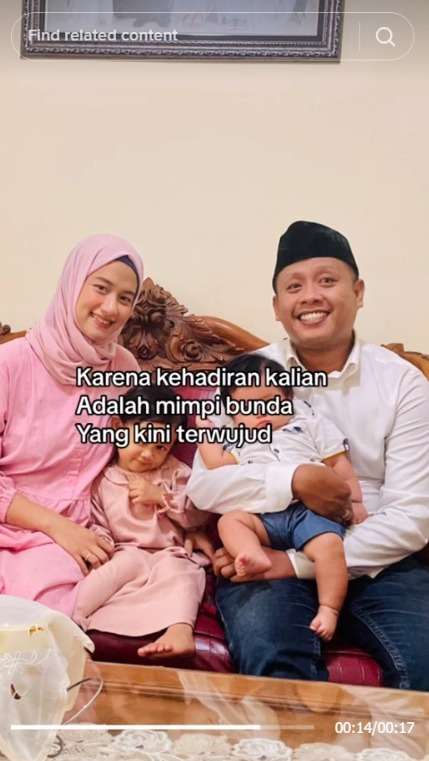 Viral Wanita Berdaster Menunggu Anak Main Odong-Odong, Ternyata Sosok yang Punya Sederet Prestasi Viral Wanita Berdaster Menunggu Anak Main Odong-Odong, Ternyata Sosok yang Punya Sederet Prestasi