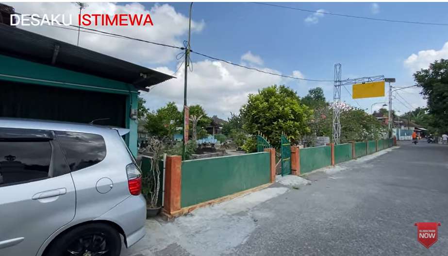 Potret rumah Putri Ariani Potret rumah Putri Ariani