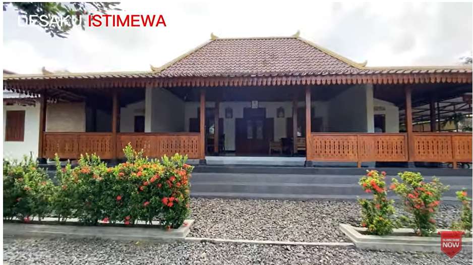 Potret rumah Putri Ariani Potret rumah Putri Ariani