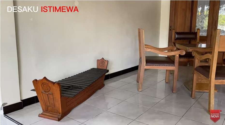 Potret rumah Putri Ariani Potret rumah Putri Ariani