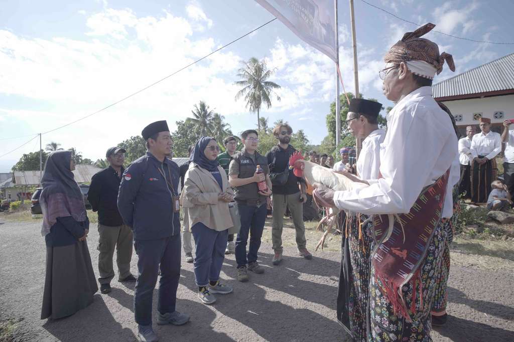 Seremoni Acara Upacara Adat dalam Peresmian Masjid Al Kahf