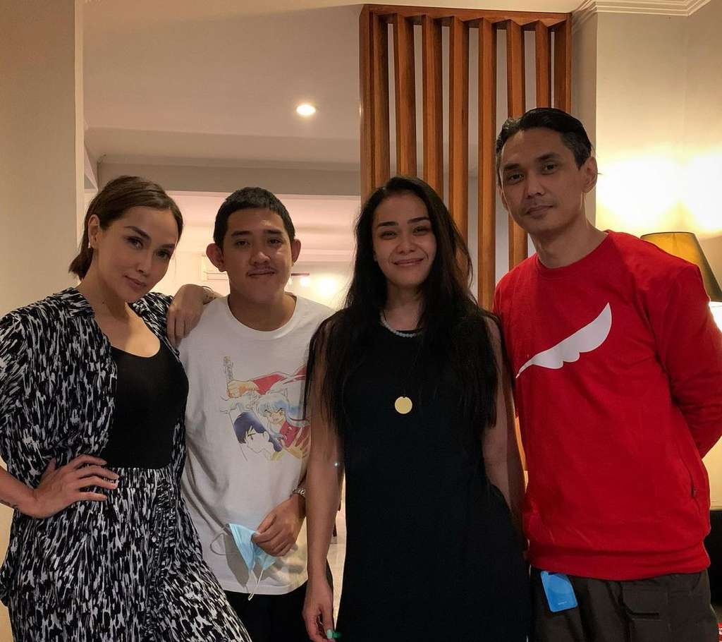 Sara Wijayanto bareng tiga adiknya