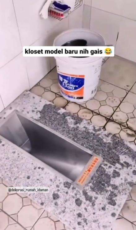 WC jongkok model baru yang unik.
