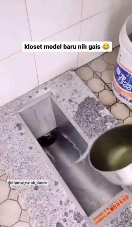 WC jongkok model baru yang unik.