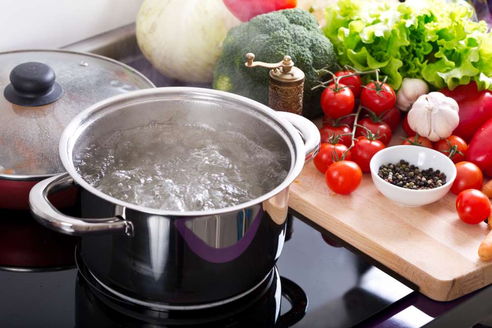 Tips Penting Merebus Sayuran agar Tetap Hijau dan Nutrisinya Tetap Terjaga