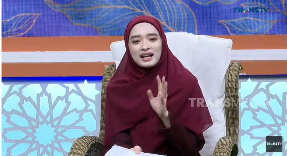 Inara Rusli perdana jadi host