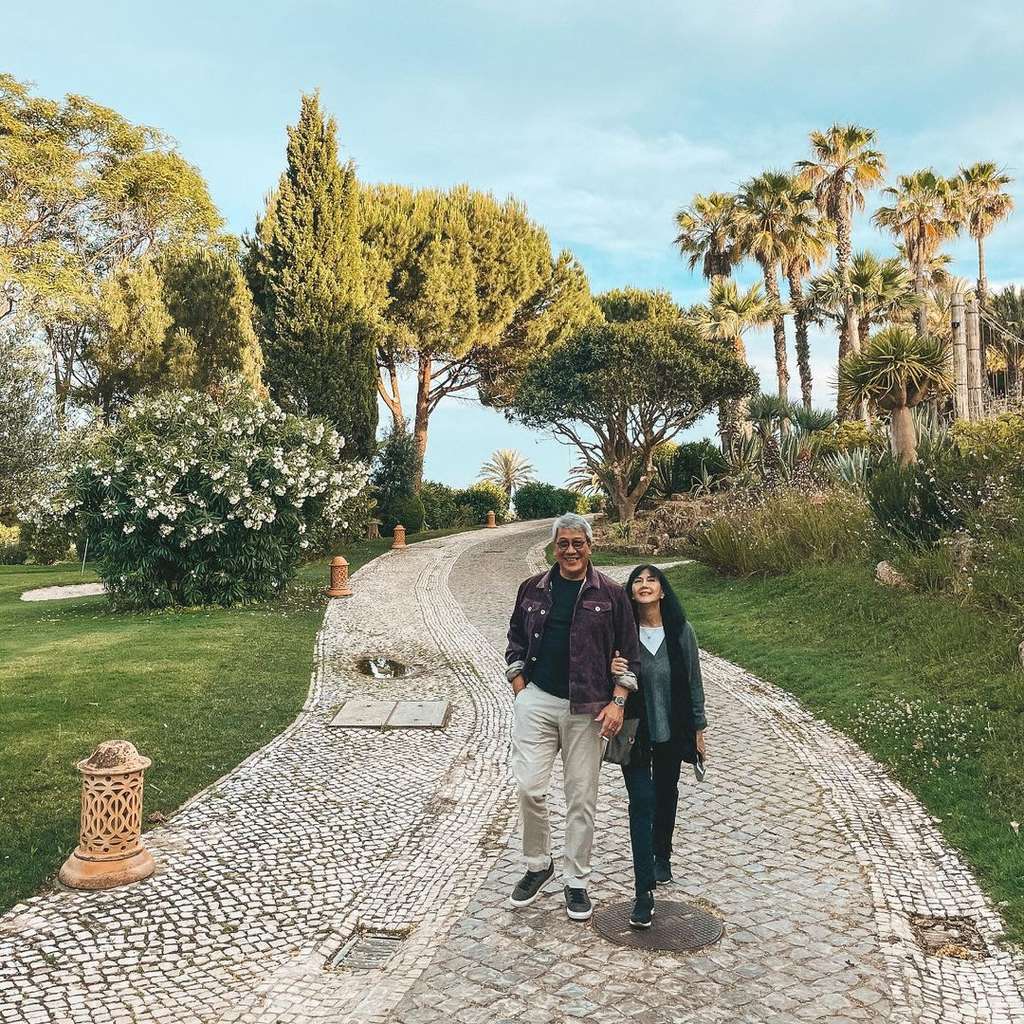 potret Rini S Bono potret Rini S Bono