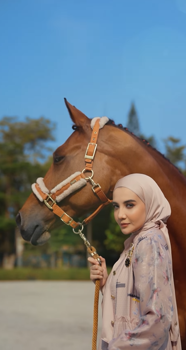 Zaskia Sungkar/ Instagram @zaskiasungkar15