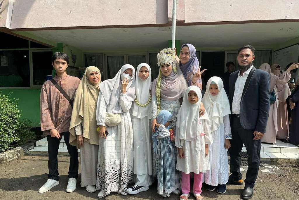 Potret pernikahan Amalia Fujiawati eks Istri siri Bambang Pamungkas