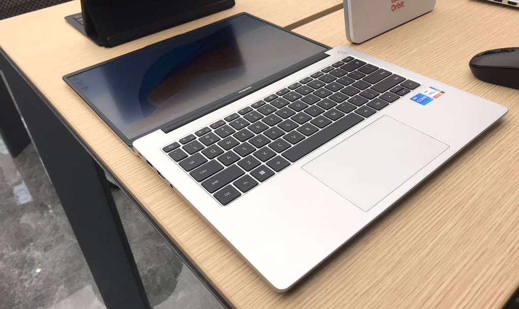 Diluncurkan Bersamaan, ini Dua MateBook Baru Huawei Berbahan Metal Tapi Ringan