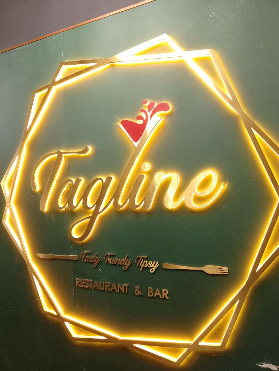 tagline restaurant & bar