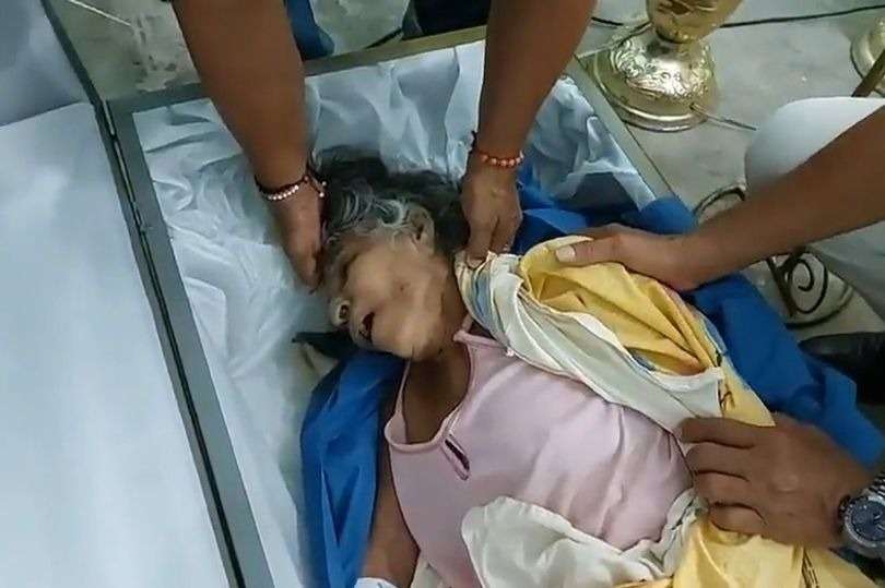 Aneh! Wanita yang Telah Meninggal Tiba-Tiba Mengetuk Peti dan Hidup Lagi, Beberapa Hari Kemudian Kembali Mati