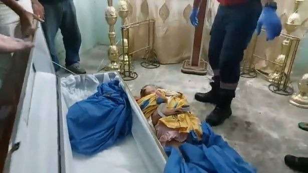 Aneh! Wanita yang Telah Meninggal Tiba-Tiba Mengetuk Peti dan Hidup Lagi, Beberapa Hari Kemudian Kembali Mati