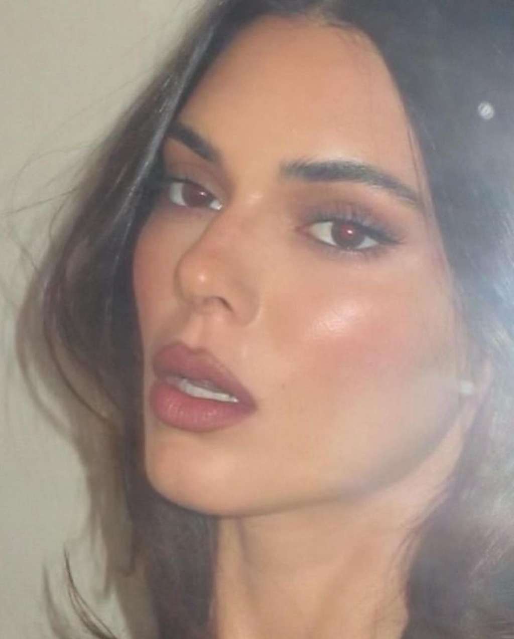 Riasan Mary Phillips di Wajah Kendall Jenner