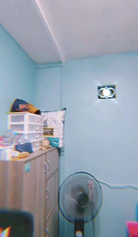 Renovasi kamar kumuh jadi bersih dan rapi.
