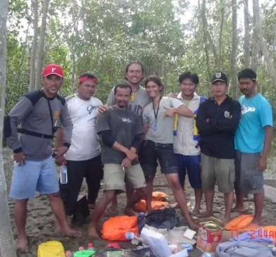 Kisah Medina Kamil Terdampar di Papua Bersama Kru Jejak Petualang 17 Tahun Lalu, Satu Kameraman Belum Ditemukan