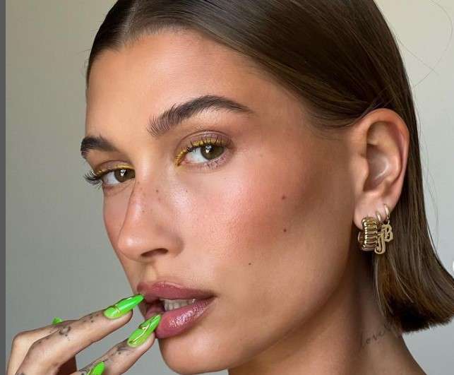 Hailey Bieber