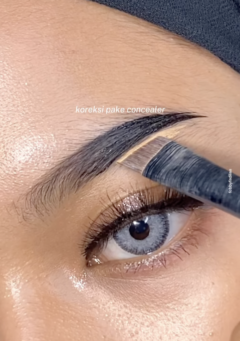 Memakai Concealer