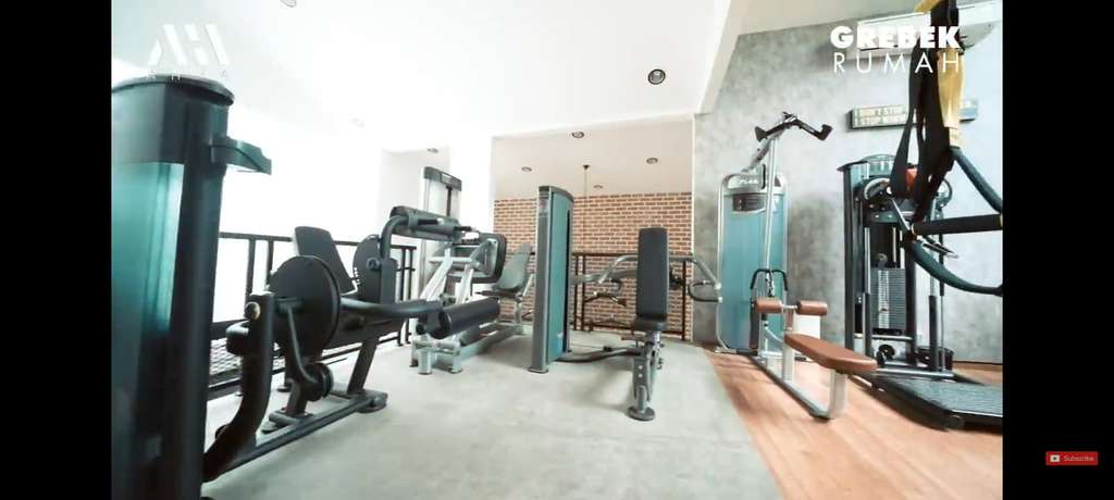 Potret Studio Milik Deddy Corbuzier