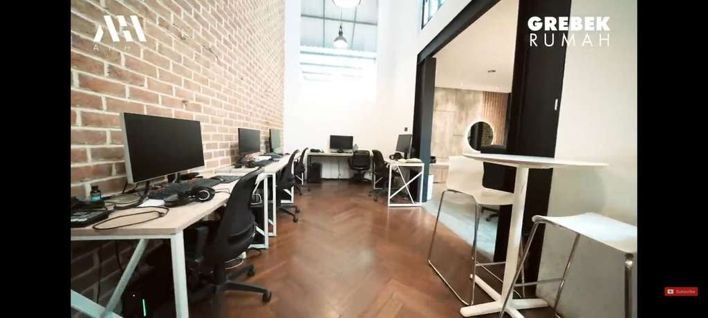 Potret Studio Milik Deddy Corbuzier