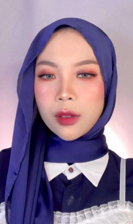 Transformasi makeup dari cupu jadi cantik maksimal.