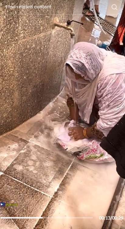 Aksi Jemaah Haji ini Cuci Pakai Air Zam-Zam di Dekat Masjidil Haram, Bikin yang Lihat Geleng-Geleng Kepala