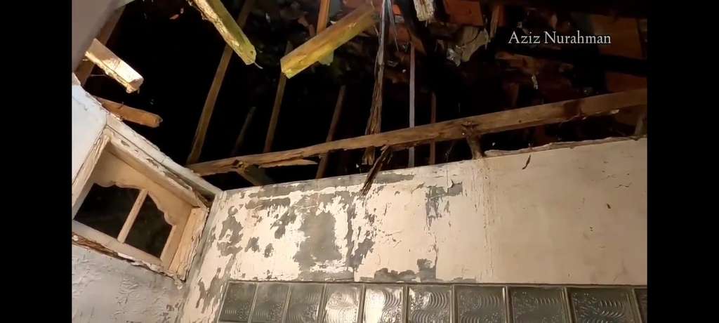 Potret rumah terbengkalai milik Louis Nikijuluw