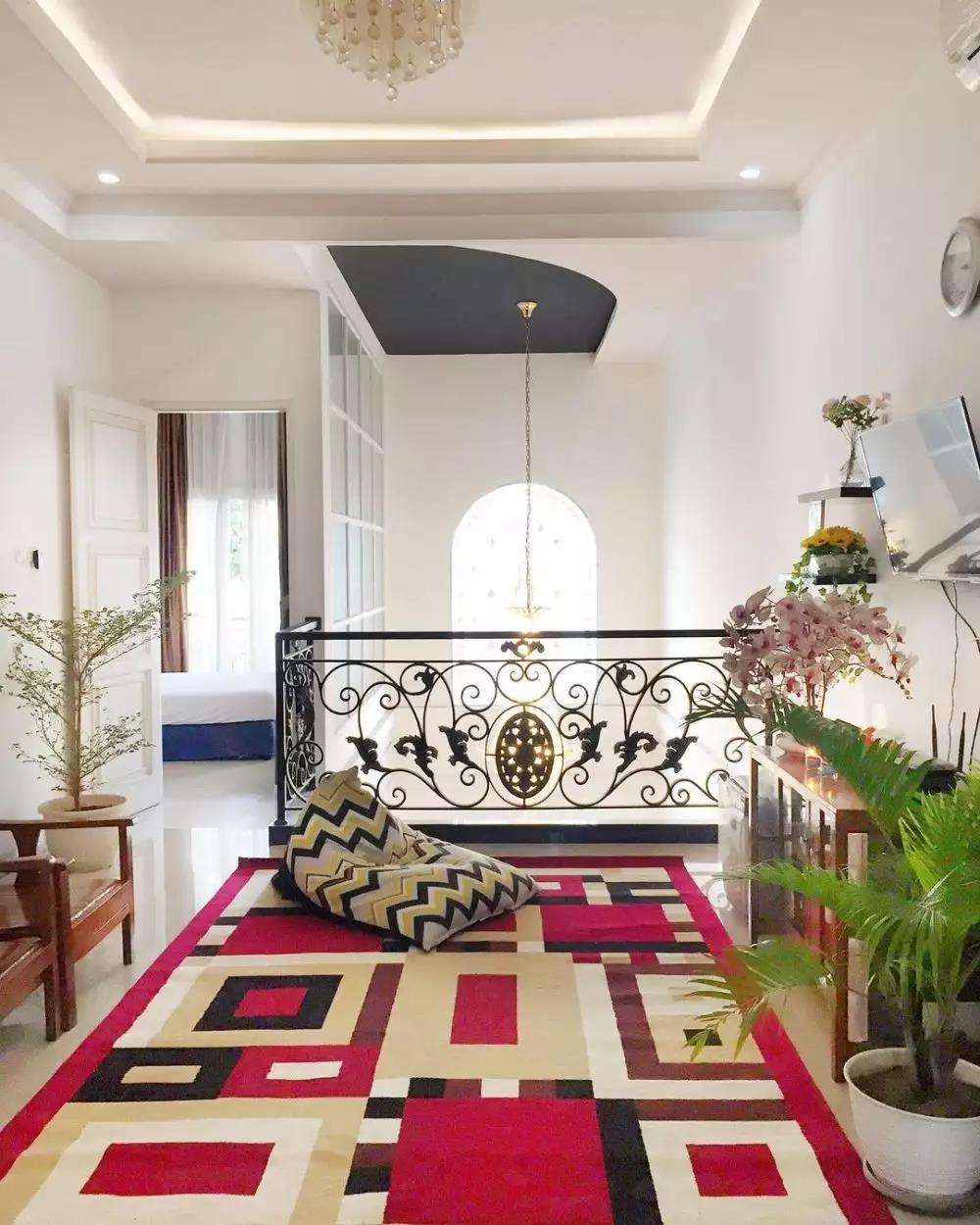 Menabung 11 tahun akhirnya bisa punya rumah mewah bak istana.
