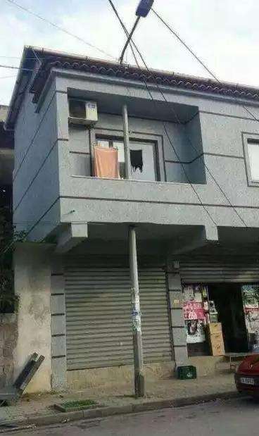 Deretan rumah dengan desain unik dan anti-mainstream.