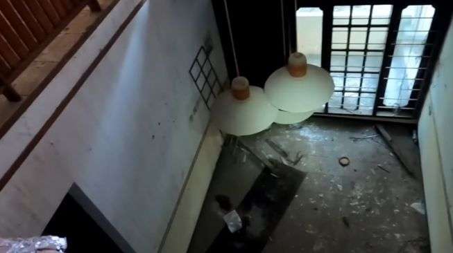 Potret Rumah Terbengkalai Diduga Milik Maissy