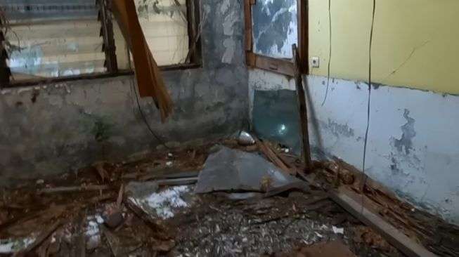 Potret Rumah Terbengkalai Diduga Milik Maissy