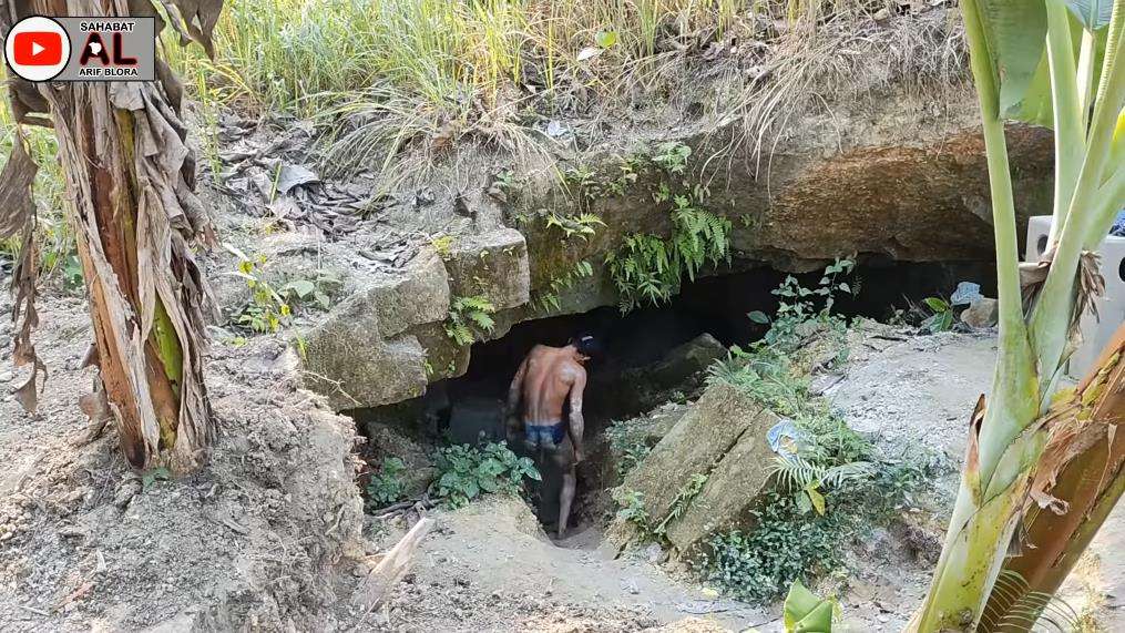 Perjuangan pengrajin kompor tradisional pawon yang seperti manusia purba.
