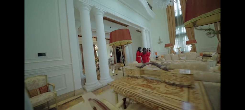 Potret Rumah Hingga Kantor Valencia Tanoesoedibjo