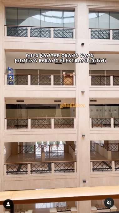 Dulu Jadi Pusat Berburu Elektronik Ibu Kota, Begini Suasana Mal Ratu Plaza yang Kini Sepi Pengunjung