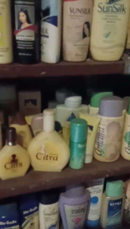 Nostalgia toko kelontong jadul jual blau.