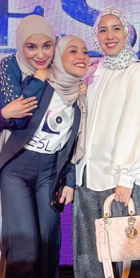 Instagram @shireensungkar