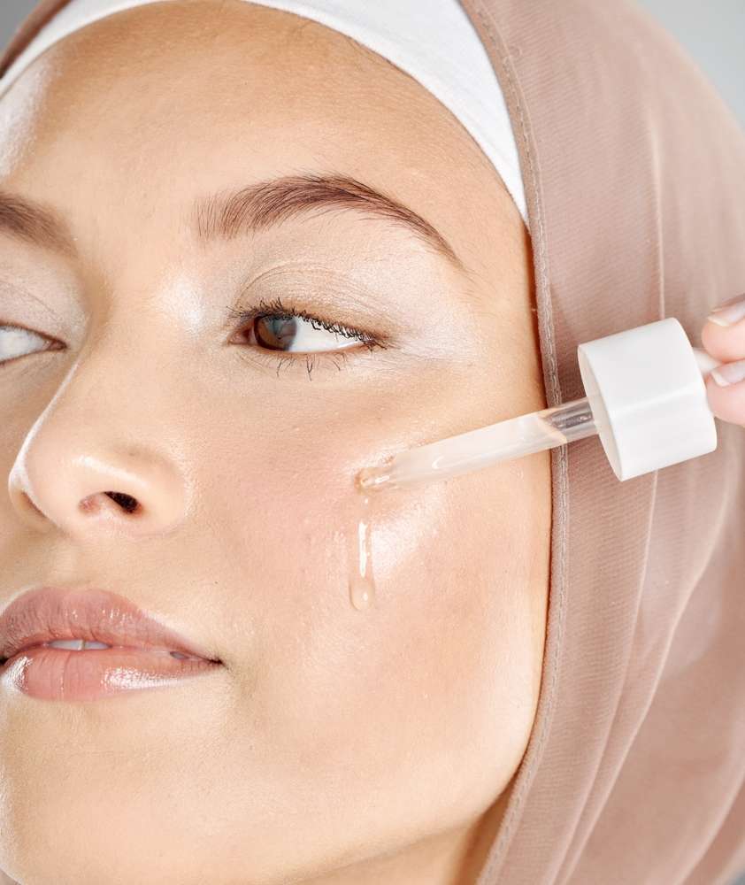 Memakai Serum