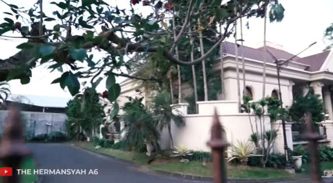 Rumah Anang Hermansyah