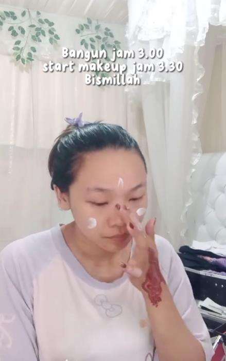 Wanita ini makeup sendiri di hari pernikahannya, hasilnya mirip idol K-Pop.